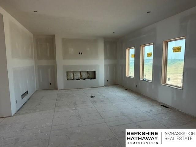 21302 Fowler Street, Elkhorn, NE 68022