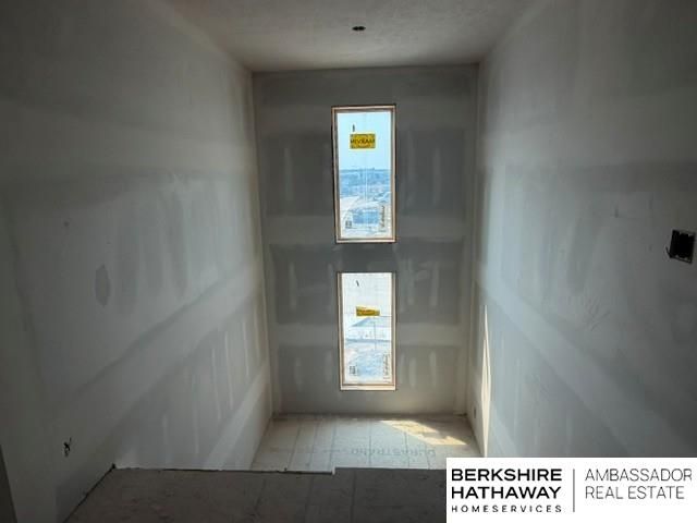21302 Fowler Street, Elkhorn, NE 68022