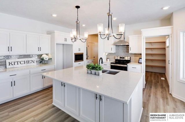 21302 Fowler Street, Elkhorn, NE 68022