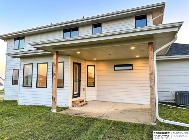 21302 Fowler Street, Elkhorn, NE 68022