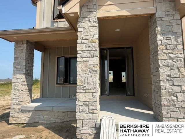 21302 Fowler Street, Elkhorn, NE 68022