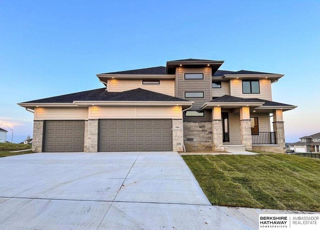21302 Fowler Street, Elkhorn, NE 68022