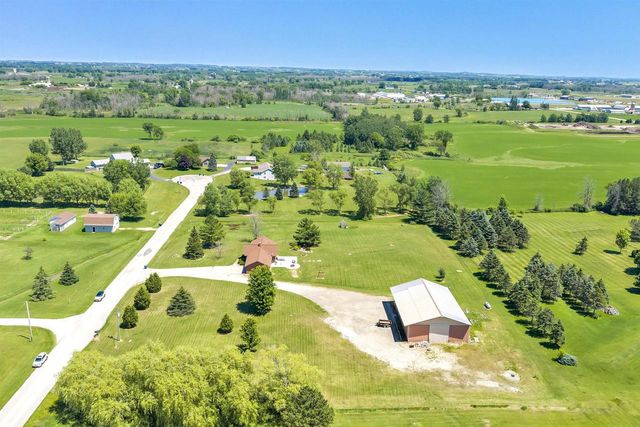 3760 FARMSTEAD ROAD, Green Bay, WI 54311
