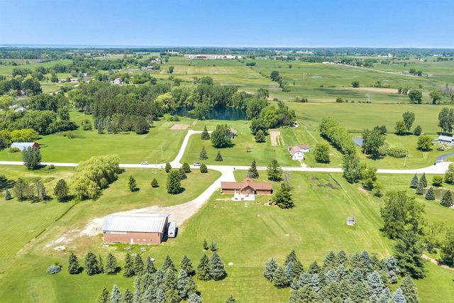3760 FARMSTEAD ROAD, Green Bay, WI 54311