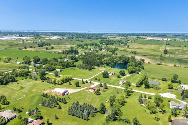 3760 FARMSTEAD ROAD, Green Bay, WI 54311