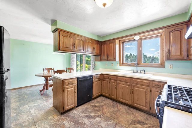 3760 FARMSTEAD ROAD, Green Bay, WI 54311