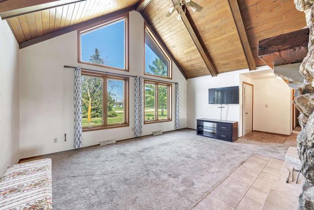 3760 FARMSTEAD ROAD, Green Bay, WI 54311