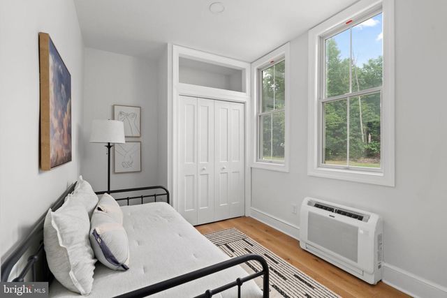 300 ROCK RD E, Lambertville, NJ 08530