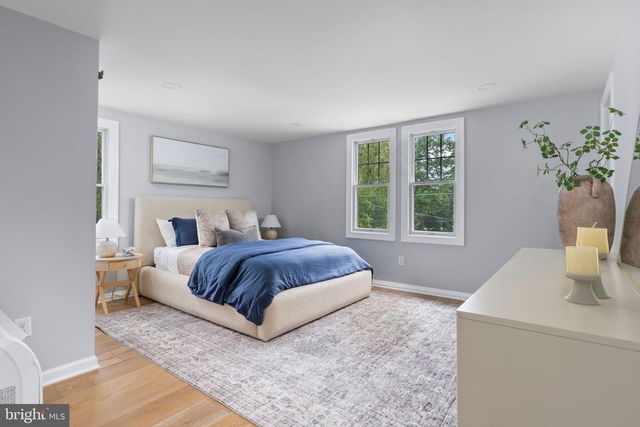 300 ROCK RD E, Lambertville, NJ 08530