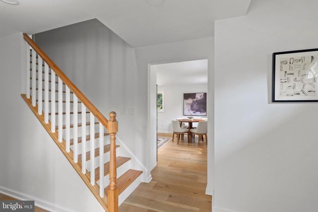 300 ROCK RD E, Lambertville, NJ 08530