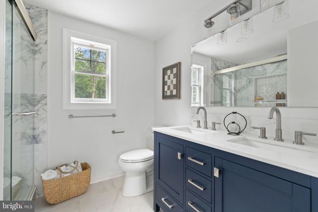 300 ROCK RD E, Lambertville, NJ 08530