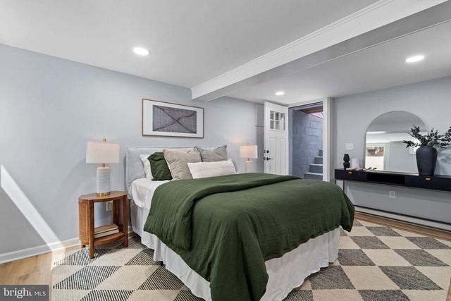 300 ROCK RD E, Lambertville, NJ 08530