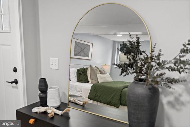 300 ROCK RD E, Lambertville, NJ 08530
