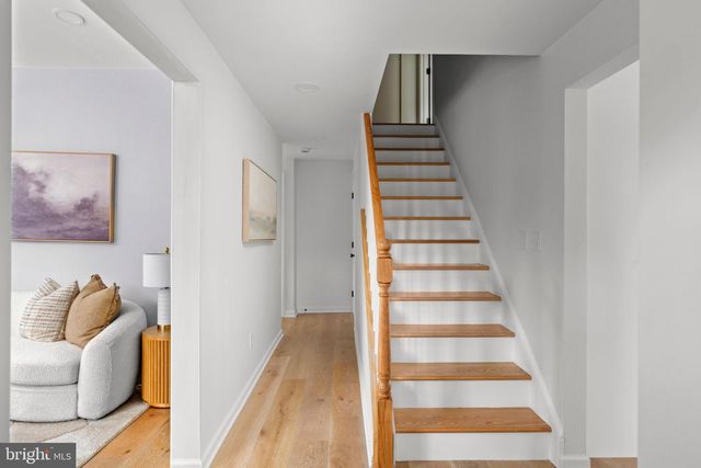 300 ROCK RD E, Lambertville, NJ 08530