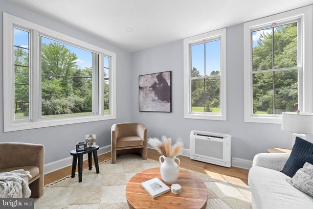 300 ROCK RD E, Lambertville, NJ 08530