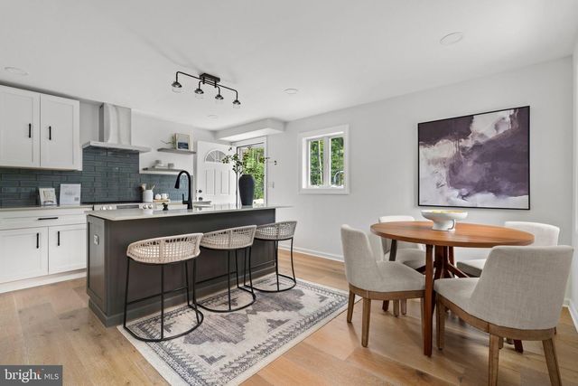 300 ROCK RD E, Lambertville, NJ 08530