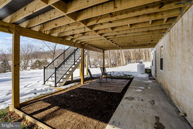 108 RED WELL RD, New Holland, PA 17557