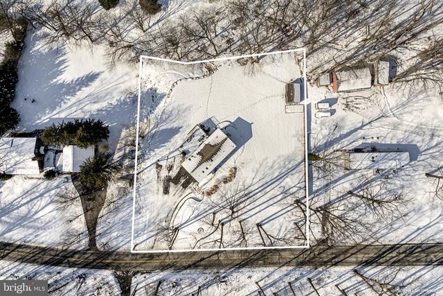 108 RED WELL RD, New Holland, PA 17557