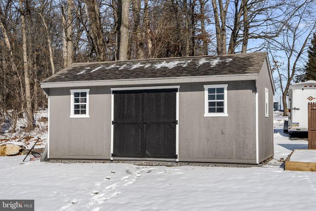 108 RED WELL RD, New Holland, PA 17557