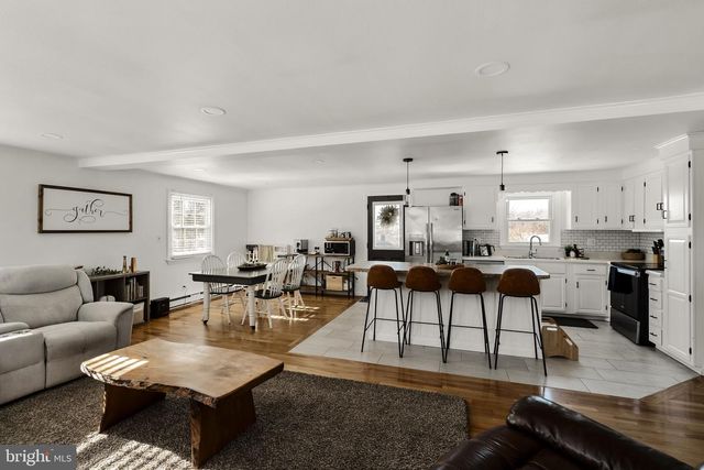 108 RED WELL RD, New Holland, PA 17557