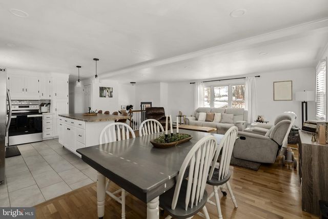 108 RED WELL RD, New Holland, PA 17557