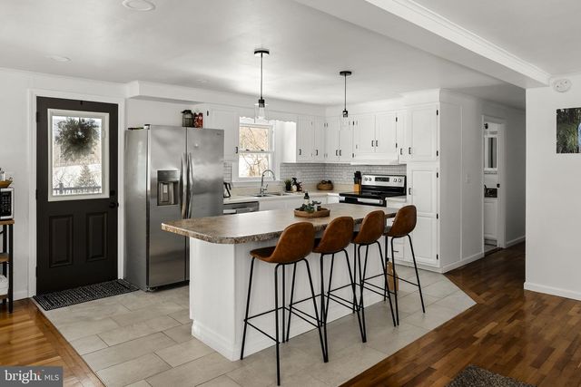 108 RED WELL RD, New Holland, PA 17557