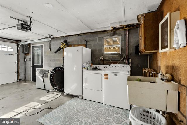 108 RED WELL RD, New Holland, PA 17557