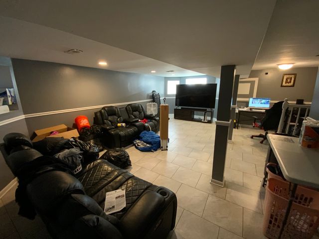 6639 S Rhodes Avenue, Chicago, IL 60637