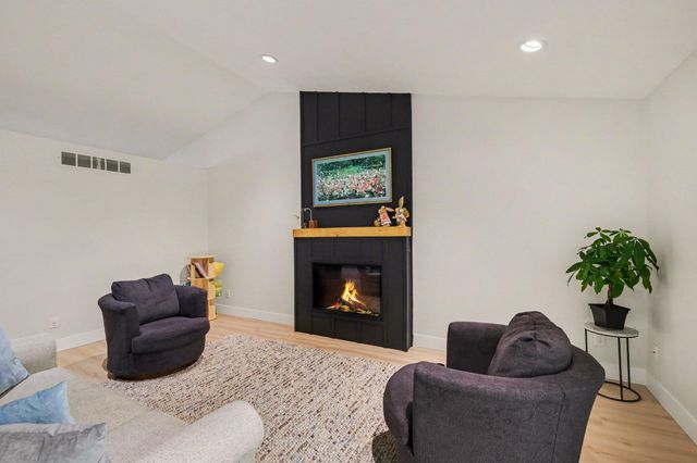 4211 Sand Valley Drive NE, Rockford, MI 49341