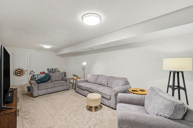 4211 Sand Valley Drive NE, Rockford, MI 49341