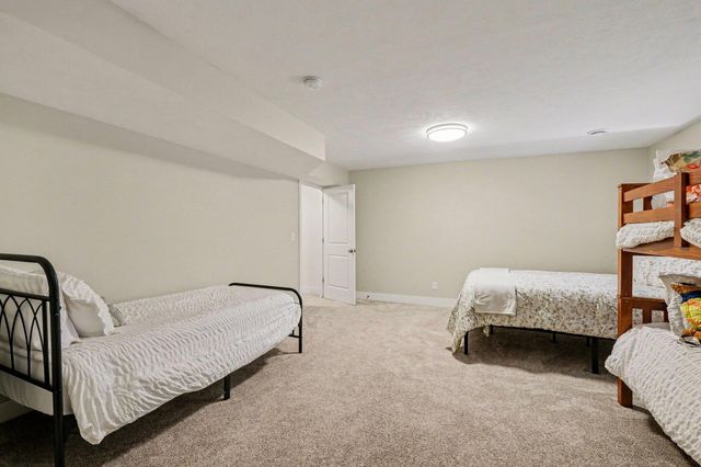 4211 Sand Valley Drive NE, Rockford, MI 49341