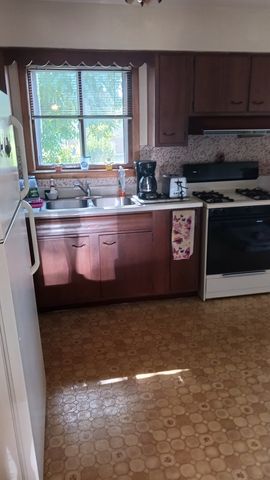 433 W Diversey Avenue, Addison, IL 60101