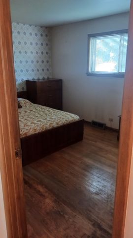 433 W Diversey Avenue, Addison, IL 60101