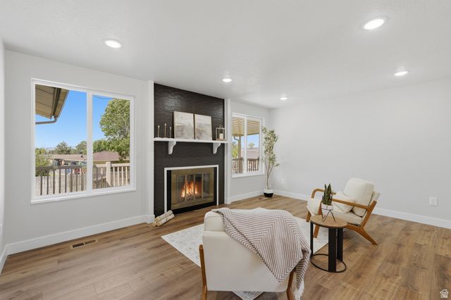 1712 E HILLSBORO, Layton, UT 84040