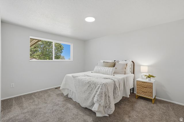 1712 E HILLSBORO, Layton, UT 84040