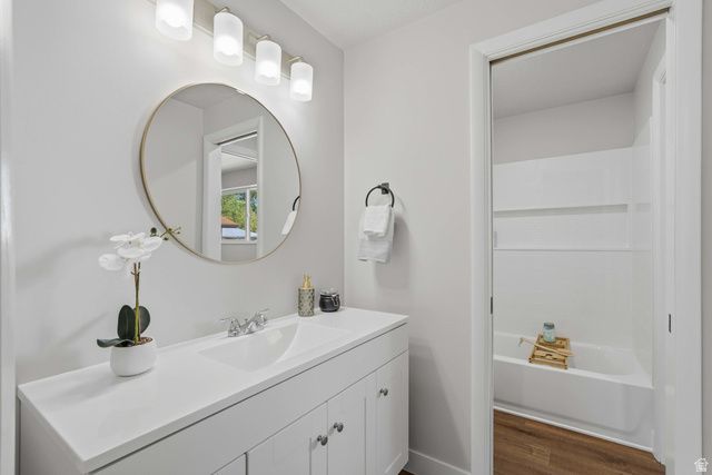 1712 E HILLSBORO, Layton, UT 84040