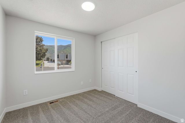 1712 E HILLSBORO, Layton, UT 84040