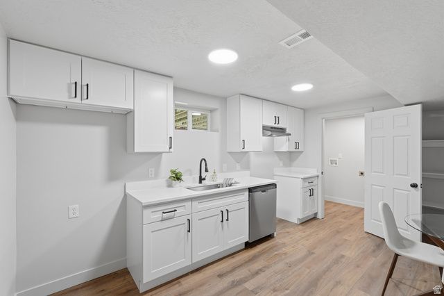 1712 E HILLSBORO, Layton, UT 84040