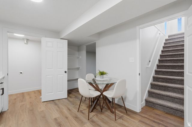 1712 E HILLSBORO, Layton, UT 84040