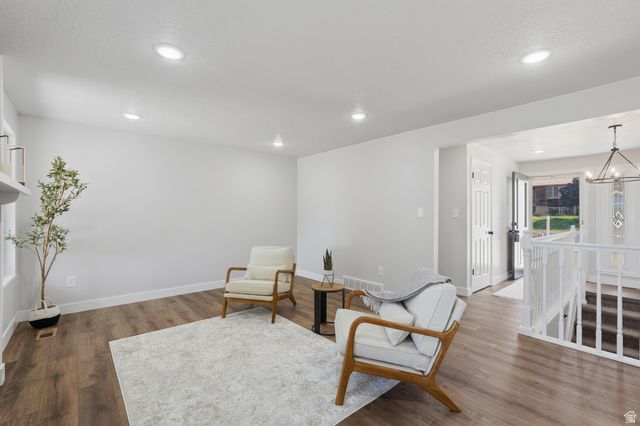 1712 E HILLSBORO, Layton, UT 84040