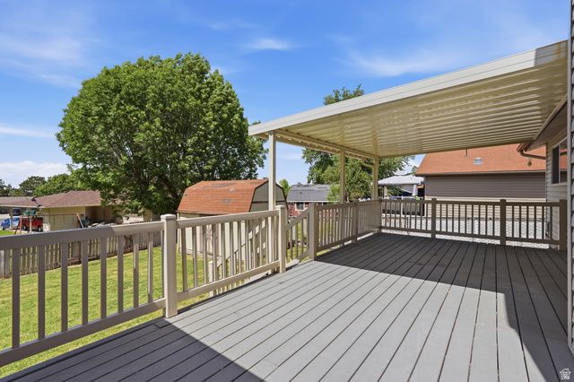 1712 E HILLSBORO, Layton, UT 84040