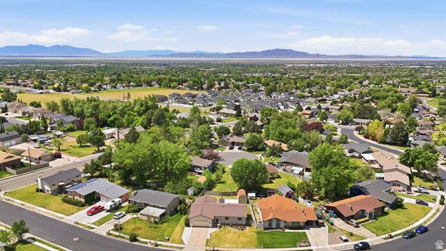 1712 E HILLSBORO, Layton, UT 84040