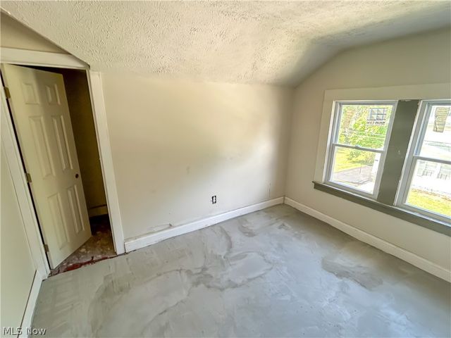9800 Pratt Avenue, Cleveland, OH 44105