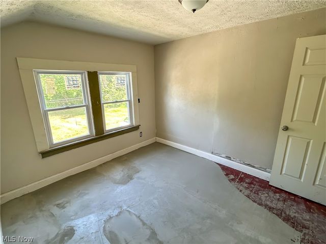 9800 Pratt Avenue, Cleveland, OH 44105