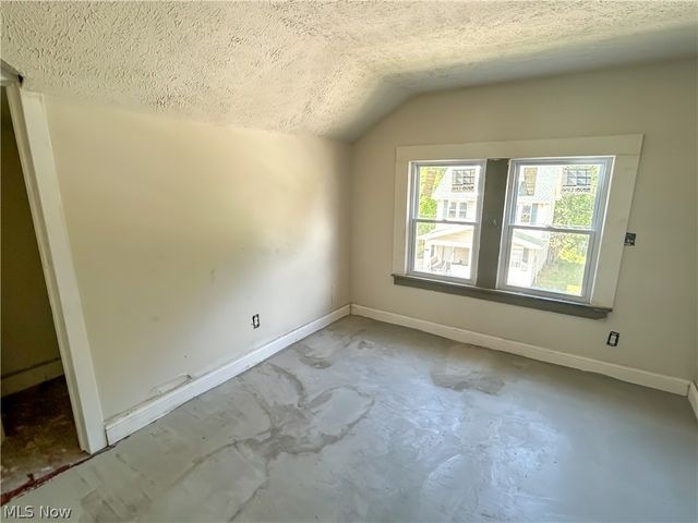 9800 Pratt Avenue, Cleveland, OH 44105