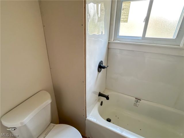 9800 Pratt Avenue, Cleveland, OH 44105