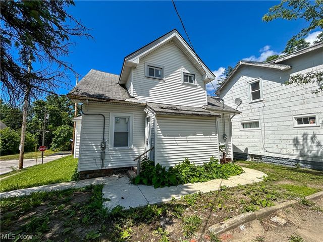 9800 Pratt Avenue, Cleveland, OH 44105