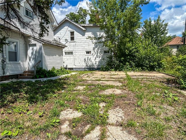 9800 Pratt Avenue, Cleveland, OH 44105