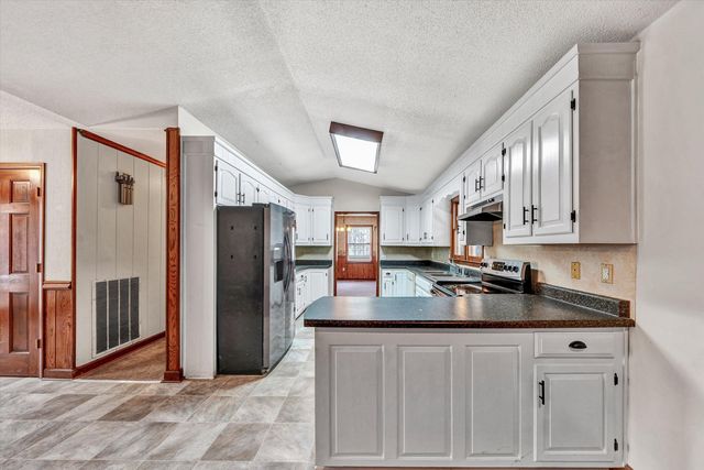 380 Countrywood LN, Rocky Mount, VA 24151