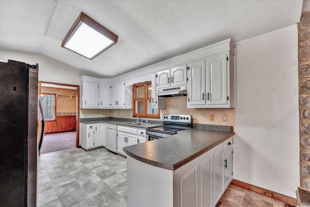 380 Countrywood LN, Rocky Mount, VA 24151